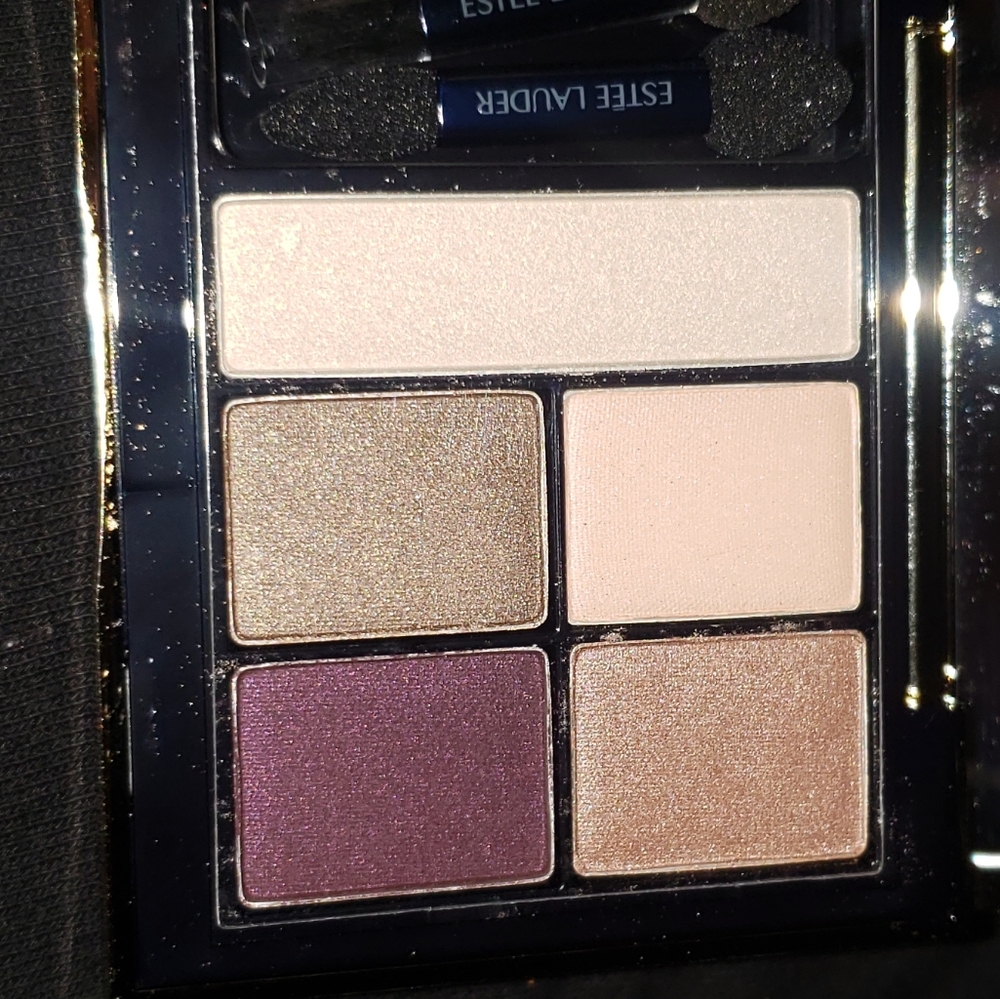Estee Lauder eye shadow compact